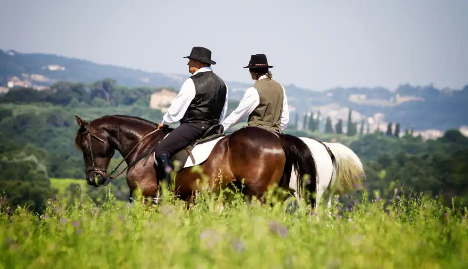 Vieni a passeggiare con noi in Campagna Toscana