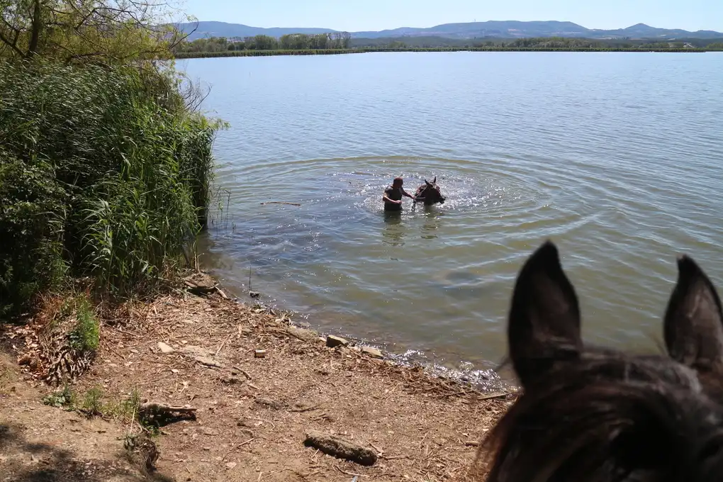 Lago toscana trekking